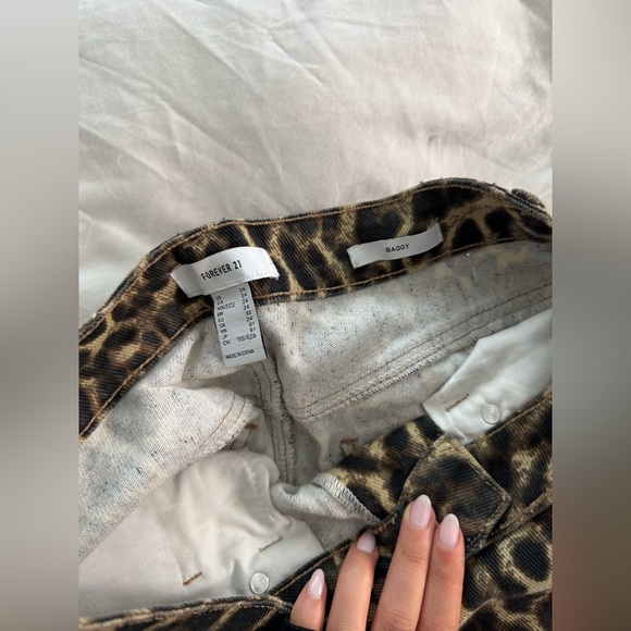 Leopard print baggy straight-leg jeans - Picture 4 of 6